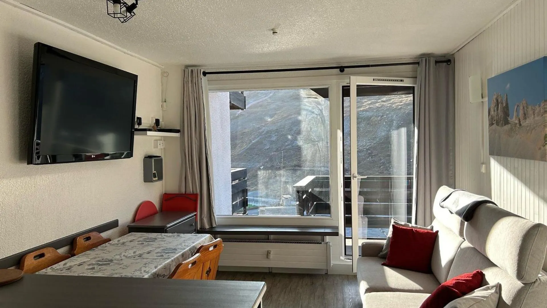 Studio Avec Balcon Proche Pistes Et Commerces A Tignes - Fr-1-502-493 0*,  France