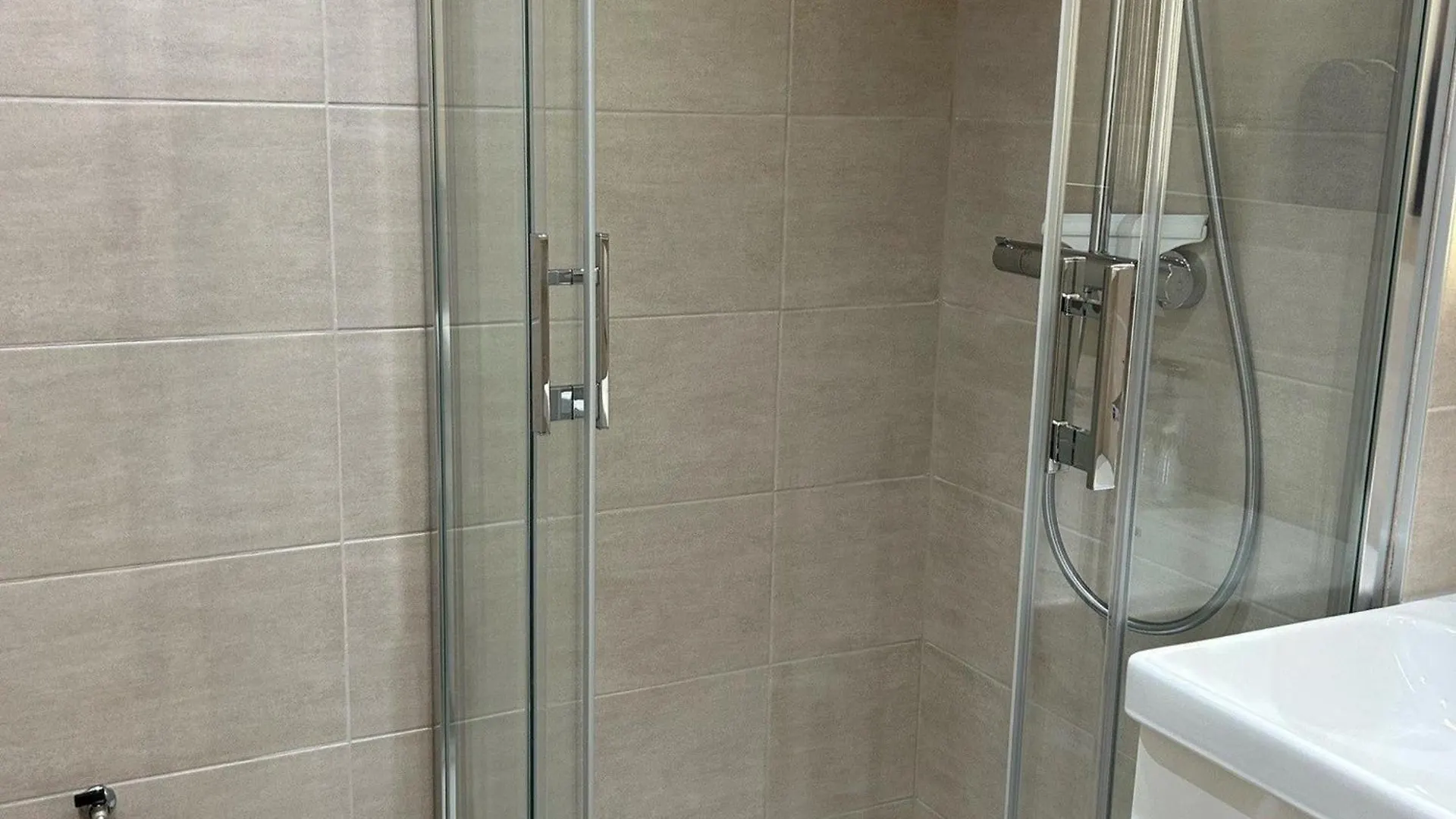 Daire Studio Avec Balcon Proche Pistes Et Commerces A Tignes - Fr-1-502-493