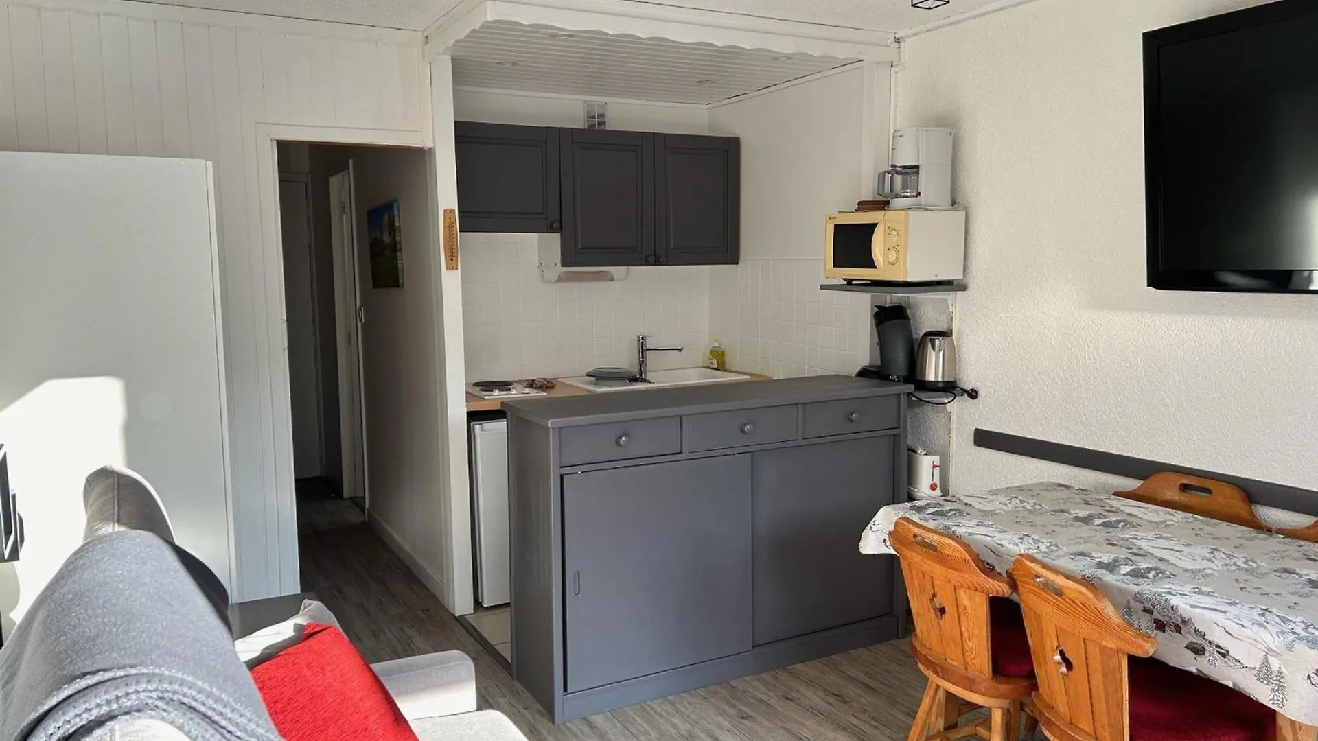Studio Avec Balcon Proche Pistes Et Commerces A Tignes - Fr-1-502-493
